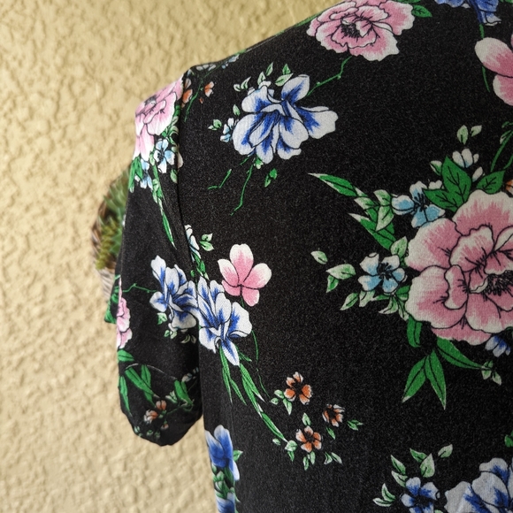 Torrid super knitted floral button down shirt size 3 - Picture 4 of 5